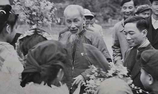 Người là nguồn sáng