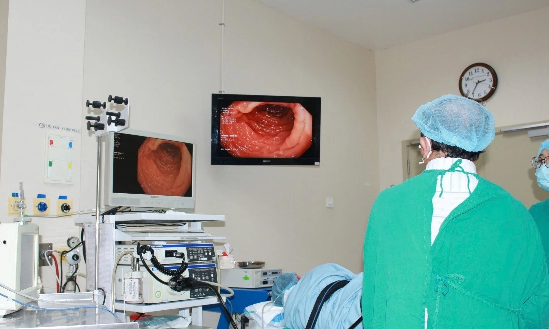 Bệnh viện Quốc tế City nội soi đặt stent giải áp cho bệnh nhân Ung thư trực tràng giai đoạn muộn