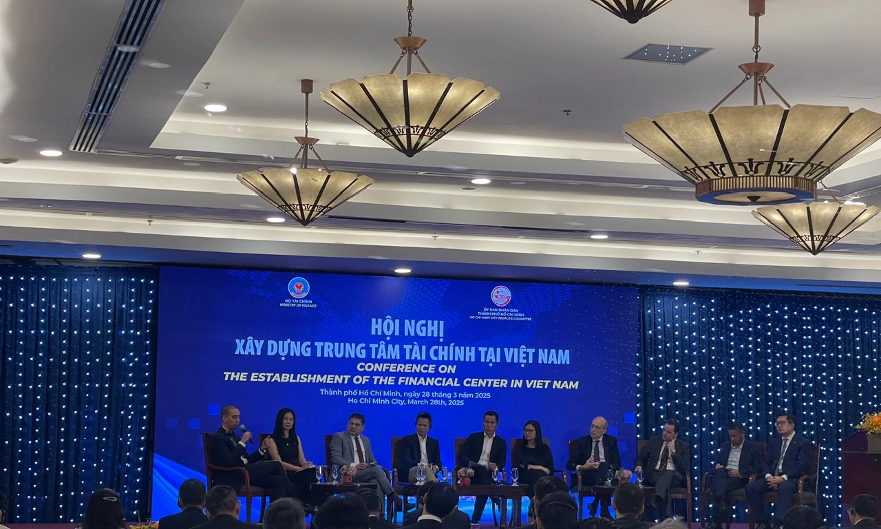 TPHCM trước cơ hội vàng xây dựng trung tâm tài chính 