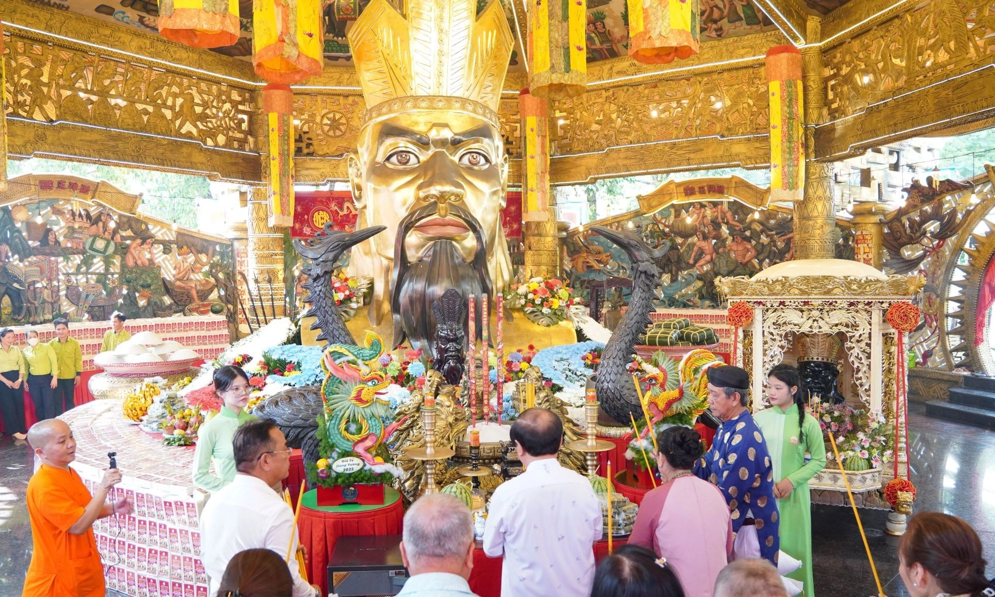 Hàng ngàn người tham dự Lễ Giỗ Tổ Hùng Vương tại Khu Du lịch Văn hóa Suối Tiên