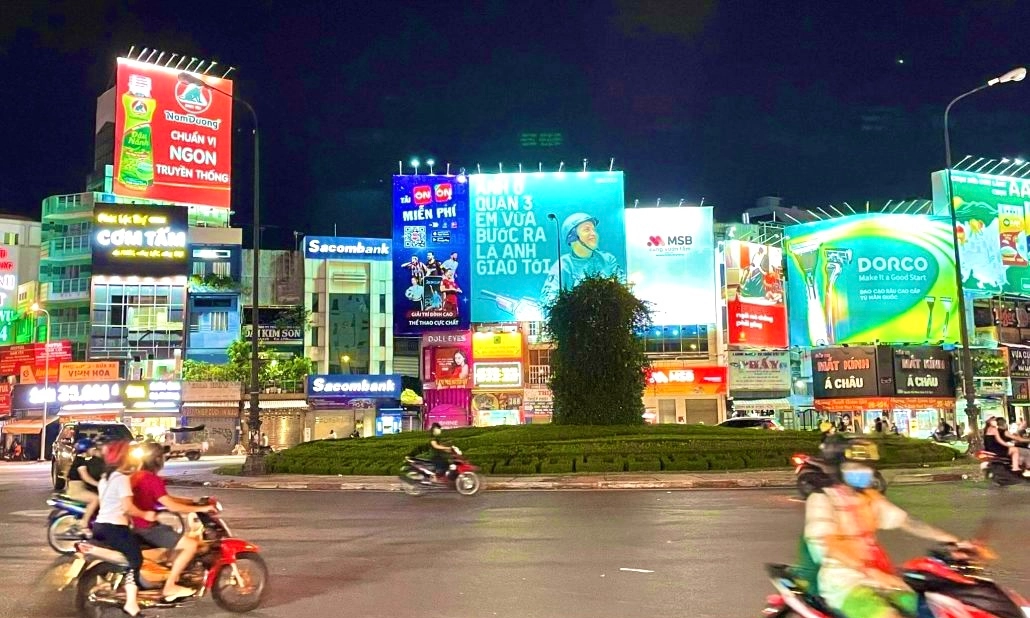 Quy hoạch quảng cáo ngoài trời tại TPHCM còn nhiều hạn chế