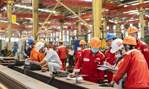 Tháo gỡ rào cản, khơi thông nguồn lực để kinh tư nhân bức phá.