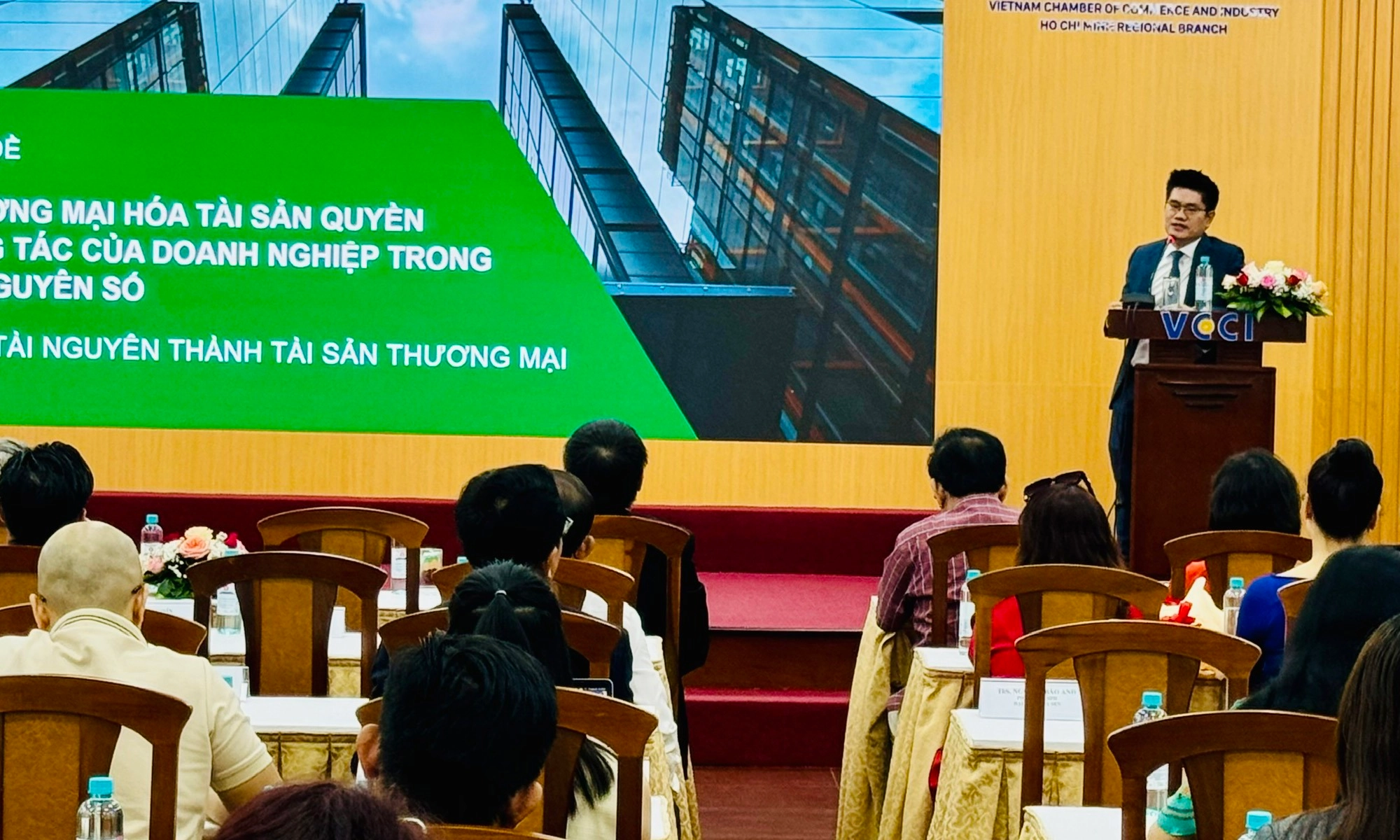Thương mại hóa tài sản quyền tác giả của doanh nghiệp trong kỷ nguyên số”