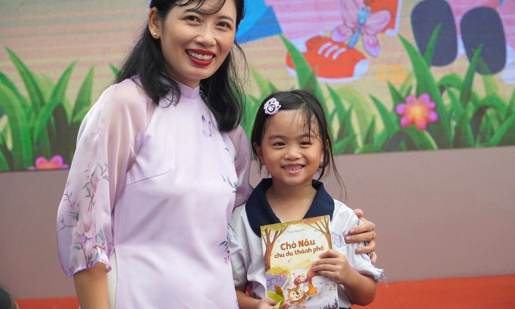 Nhà văn Thủy Nguyên đưa Chò nâu chu du thành phố