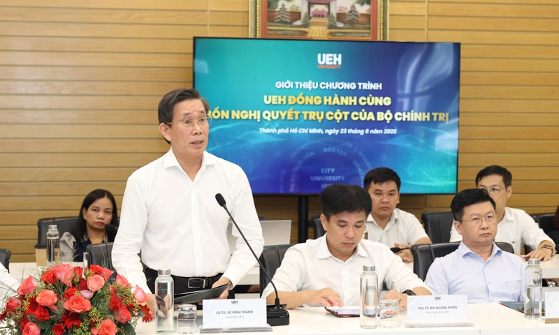 ĐẠI HỌC KINH TẾ THÀNH PHỐ HỒ CHÍ MINH ĐỒNG HÀNH CÙNG BỐN NGHỊ QUYẾT TRỤ CỘT CỦA BỘ CHÍNH TRỊ