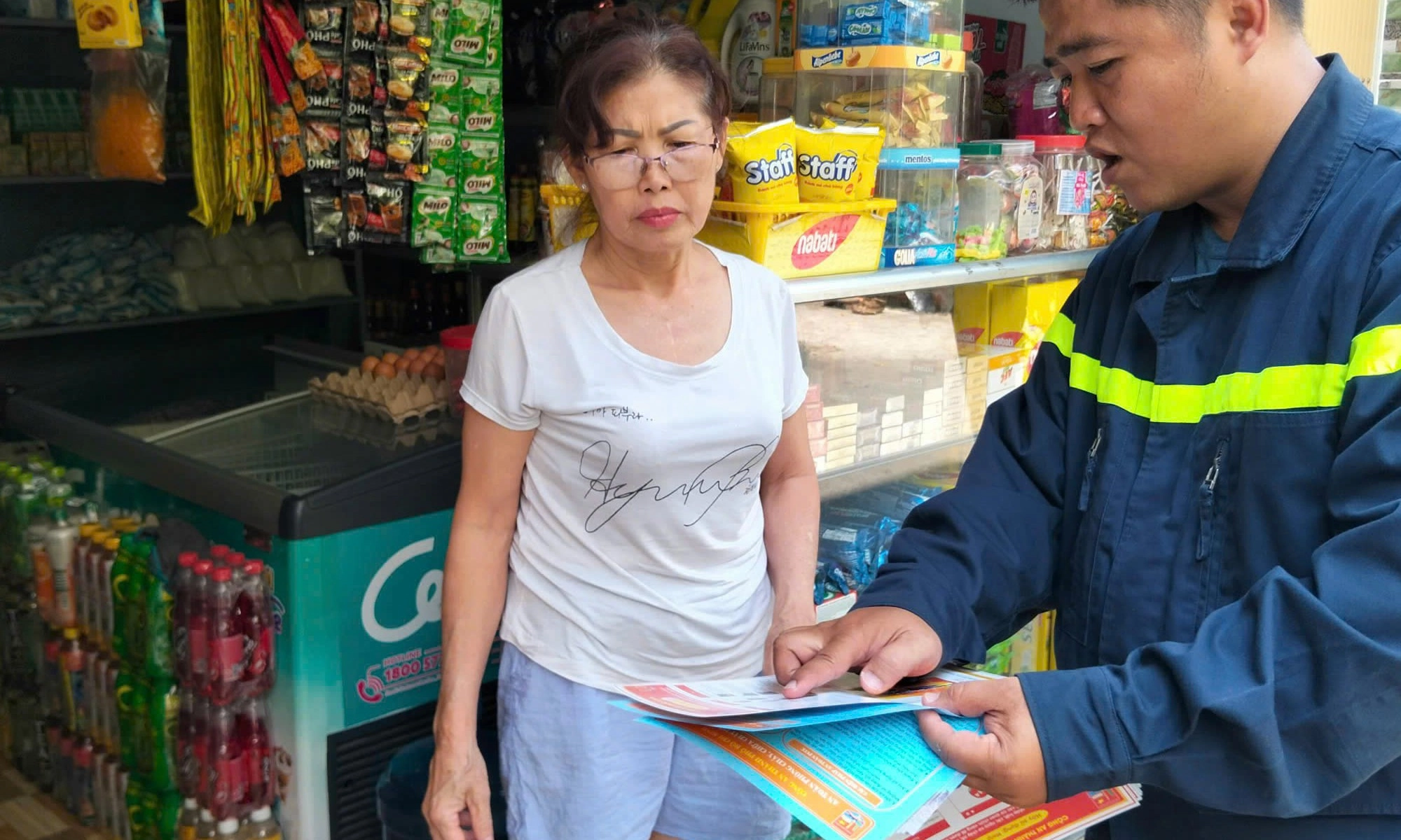 Công an TP.HCM tuyên truyền kiến thức, kỹ năng phòng cháy, chữa cháy cho người dân và hộ kinh doanh