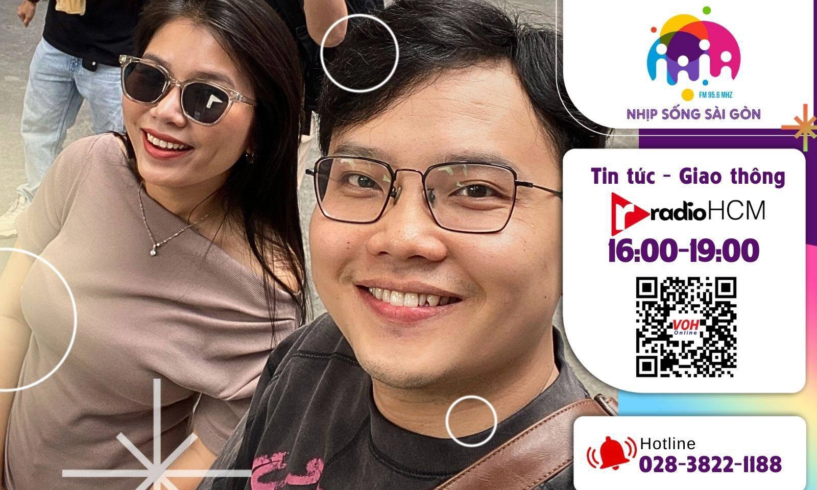 Món bánh mì sốt gạch cua 