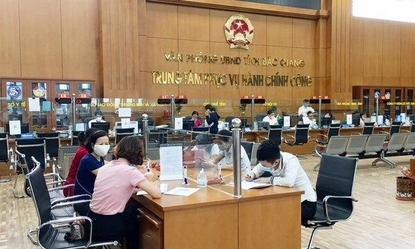 Le PM appelle à des actions rapides pour faciliter l’appareil administratif communal