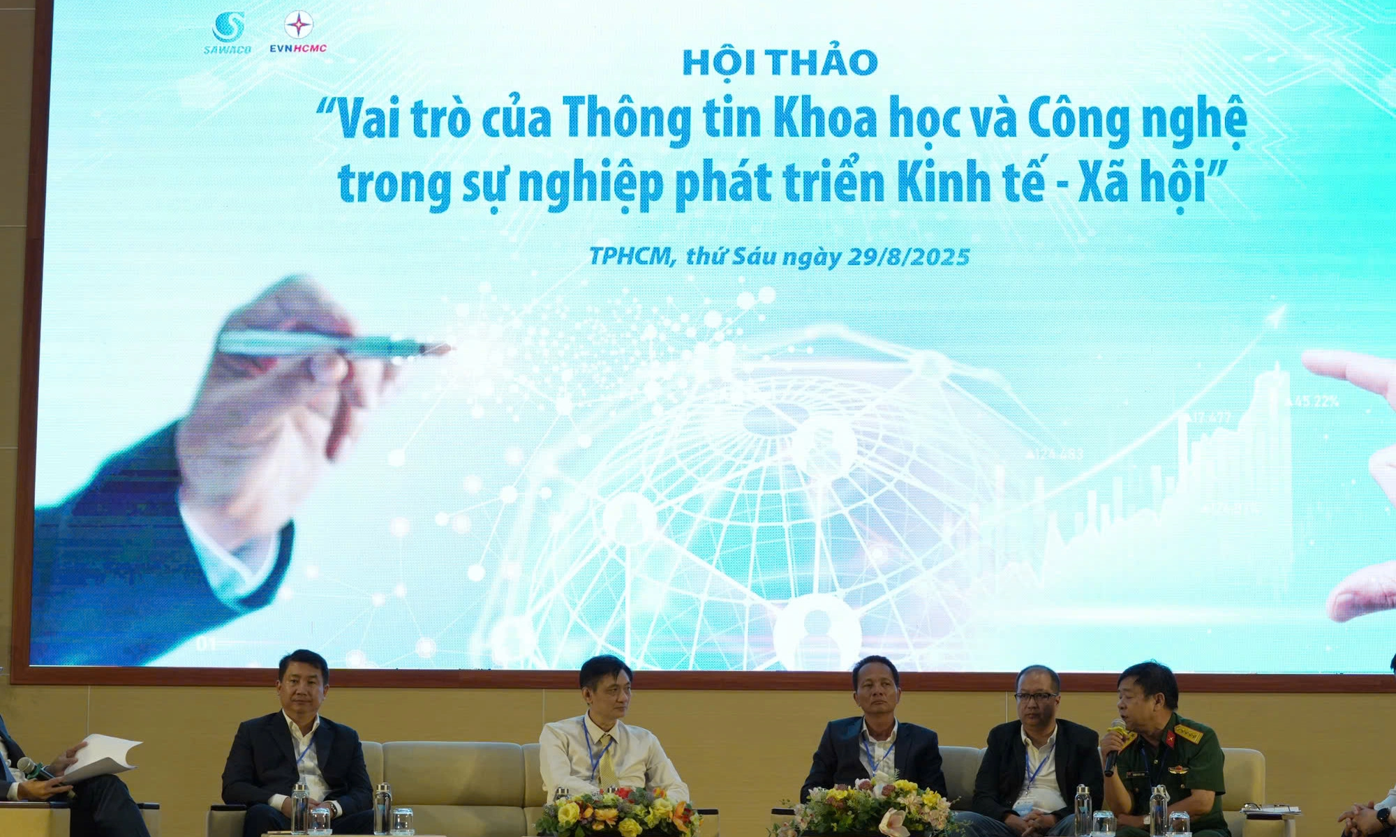 Hội thảo về 'vai trò thông tin khoa học công nghệ' có nhiều tham luận giá trị thực tiễn cho TPHCM