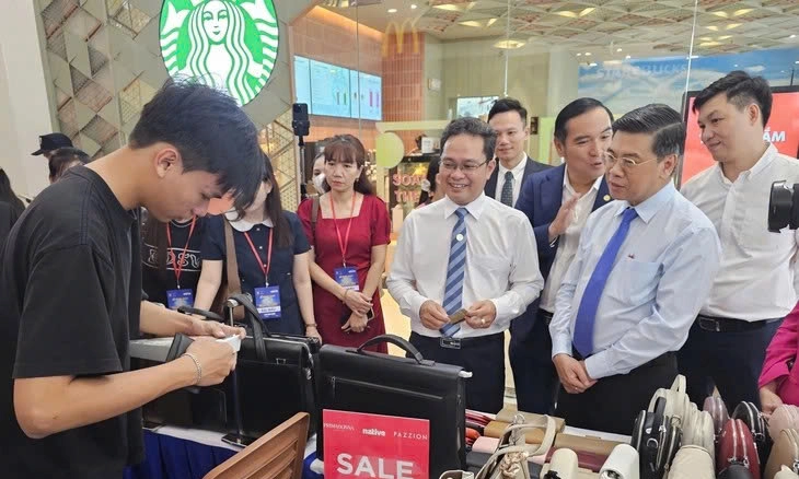 Lần đầu tiên TP mở ra không gian mua sắm trong lòng đất 