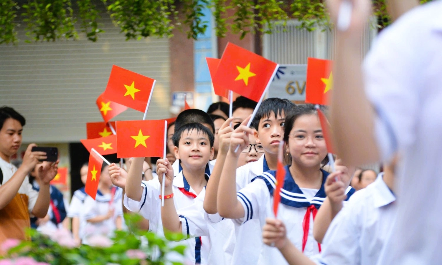 A “Two-in-one” opening ceremony for the new school year
