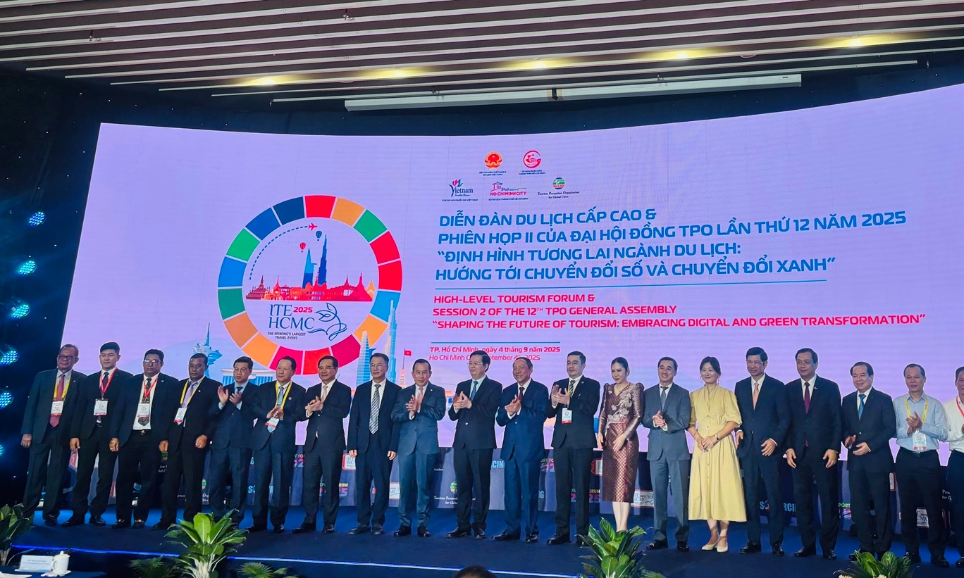 Định hình tương lai ngành du lịch: Hướng tới chuyển đổi số và chuyển đổi xanh