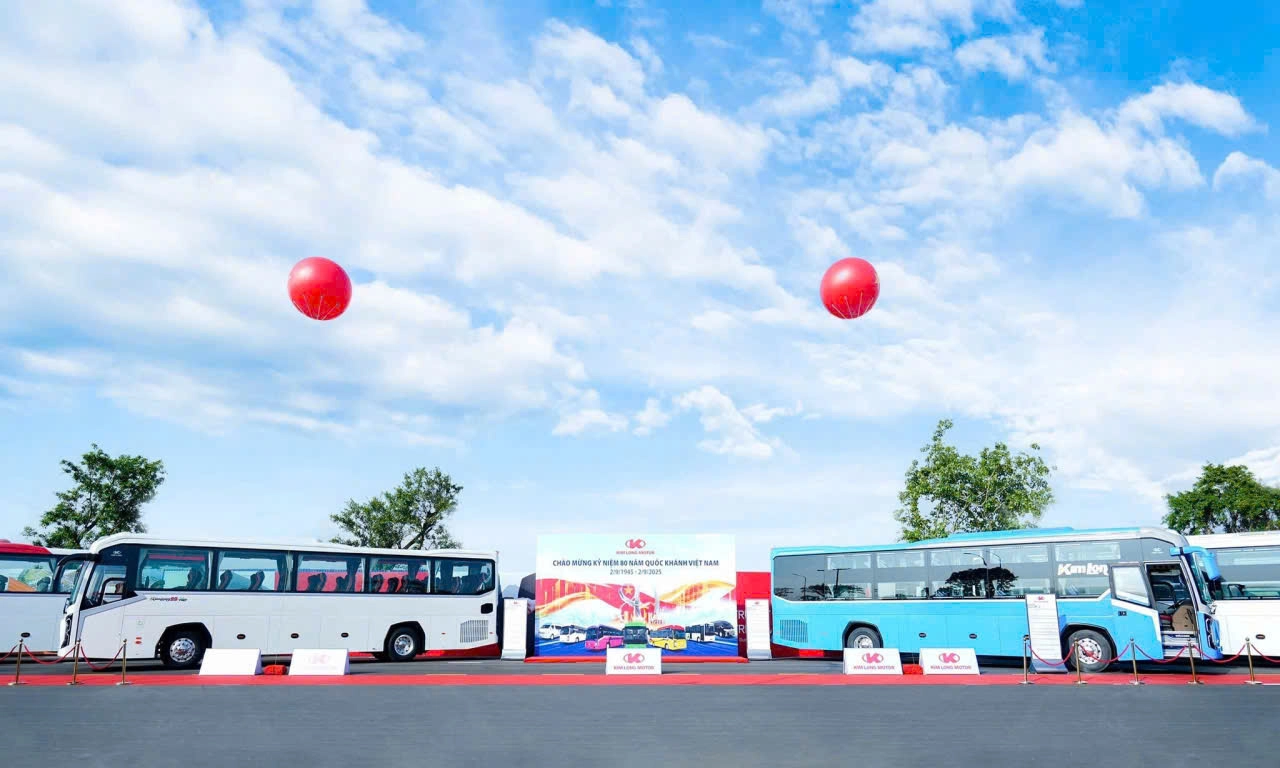 Kim Long Motor ghi dấu ấn mạnh mẽ tại triển lãm thành tựu đất nước