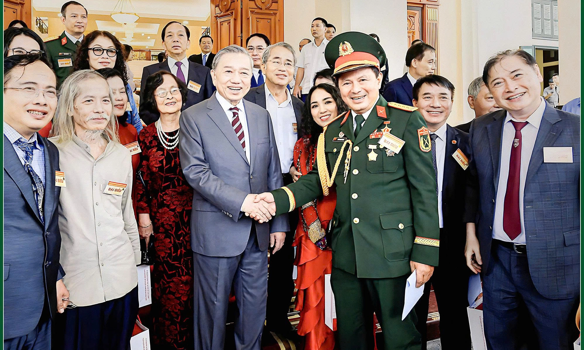 Đại tá, nhà văn, nghệ sĩ nhiếp ảnh Đoàn Hoài Trung