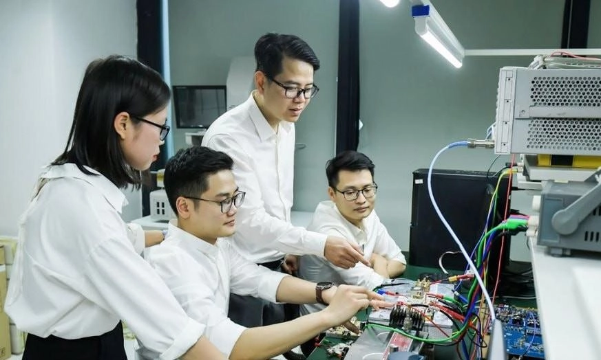 Vietnam rolls out new policies to attract science and technology experts