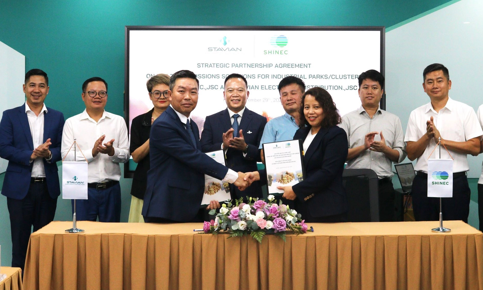 StavianED và Shinec ký kết thỏa thuận hợp tác chiến lược cung cấp giải pháp giảm phát thải toàn diện