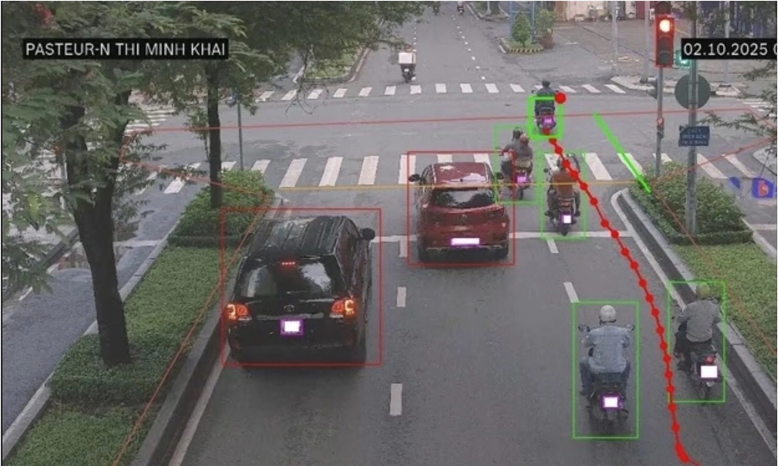 Người dân bắt đầu đi đúng luật nhờ có...camera thông minh  