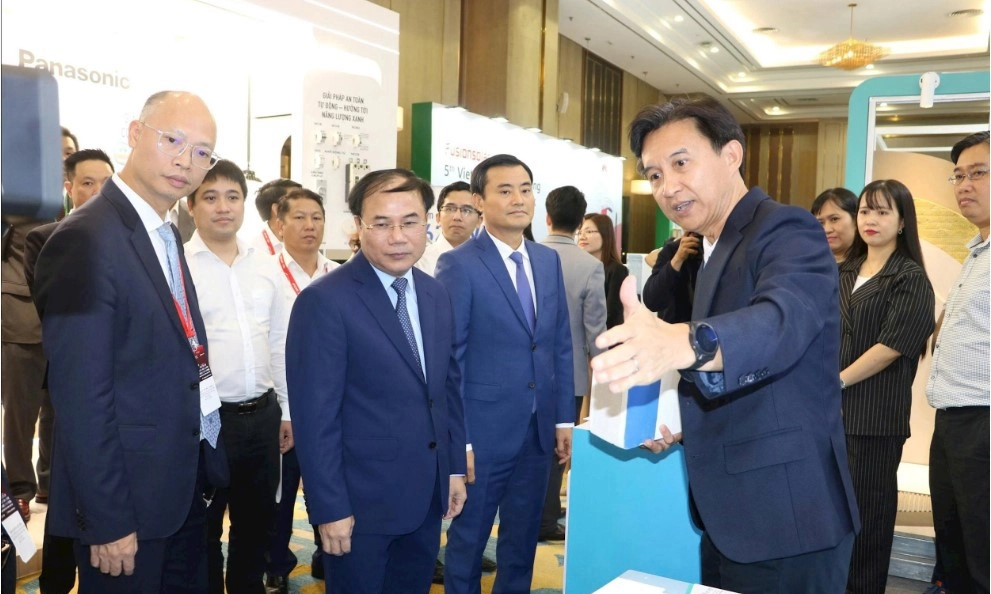 Đổi mới sáng tạo, thúc đẩy phát triển công trình xanh và giao thông xanh theo hướng bền vững