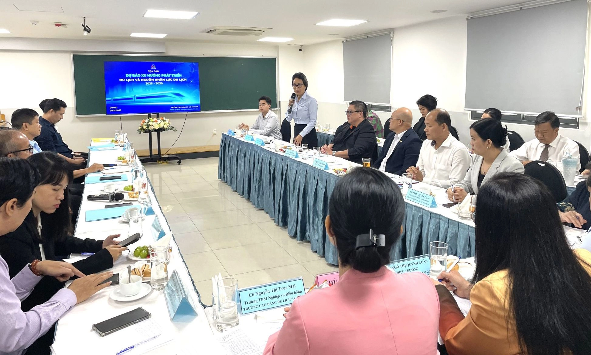 Tọa đàm “Dự báo xu hướng phát triển Du lịch và nguồn nhân lực Du lịch 2025 - 2030”