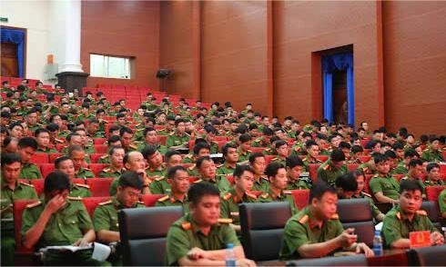  Khai giảng lớp bồi dưỡng nghiệp vụ PCCC và CNCH cho công an các xã, phường, đặc khu năm 2025 