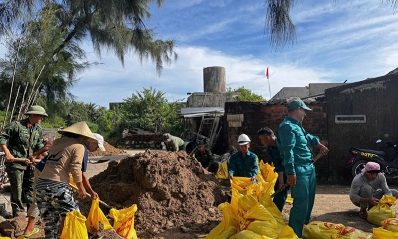 Gia Lai khẩn trương di dời toàn bộ người dân khỏi vùng nguy hiểm trước bão số 13