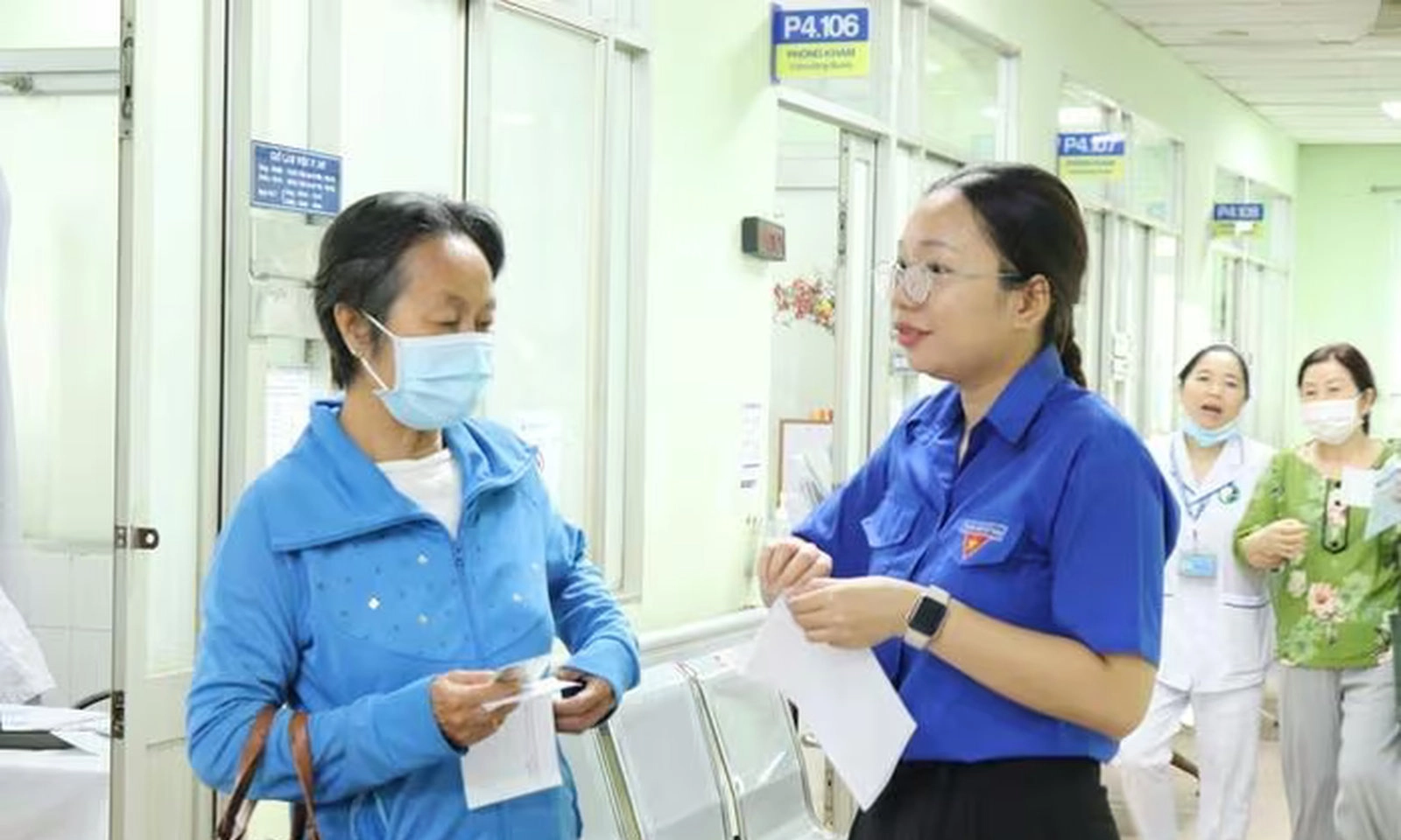 TPHCM: Nhiều trạm y tế ngưng hợp đồng BHYT, người dân cần chuyển nơi khám chữa bệnh