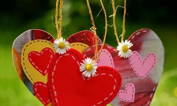 KHI TRÁI TIM BIẾT THƯƠNG