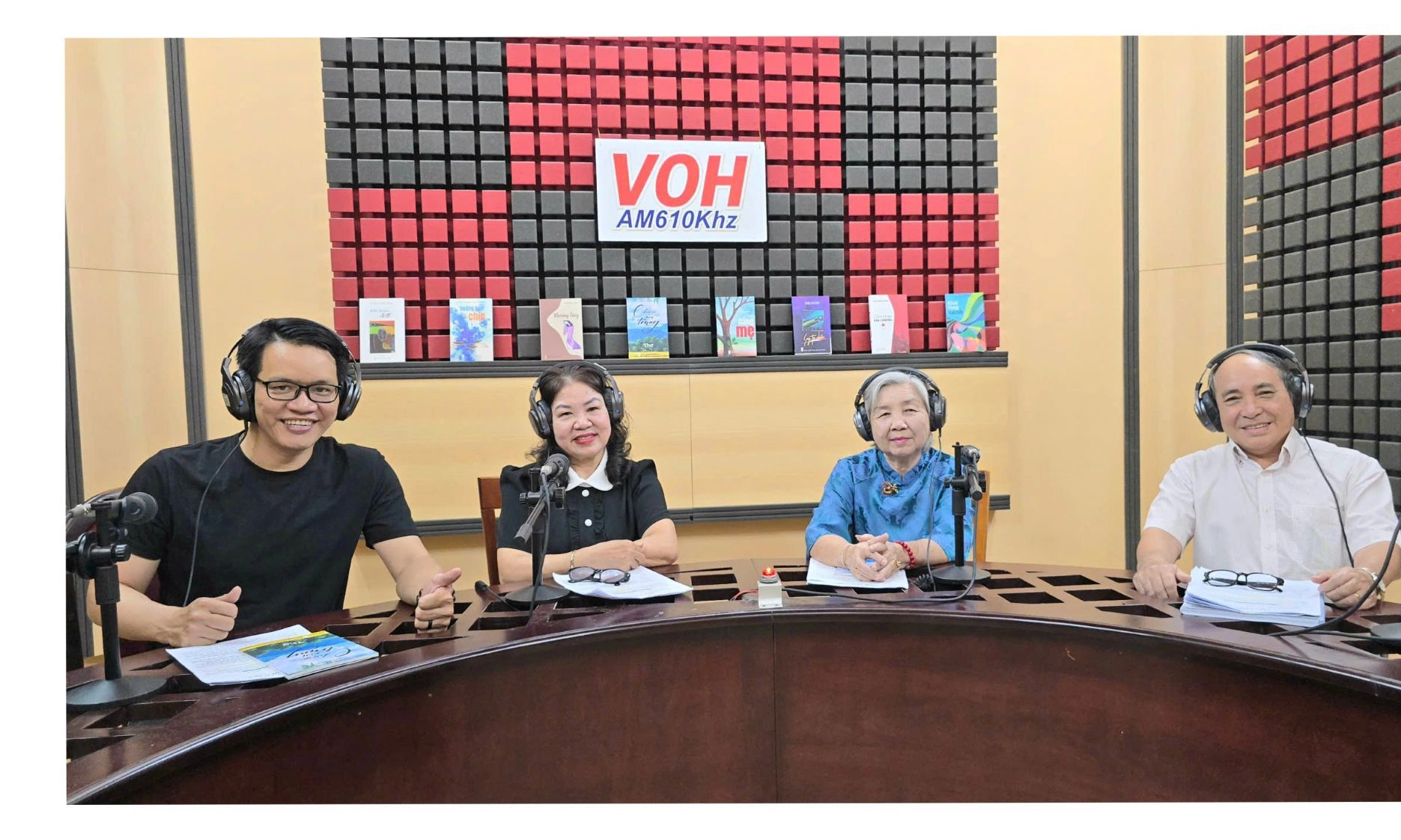 Triệu Kim Loan dịu dàng khi “chữ gọi mùa trăng”