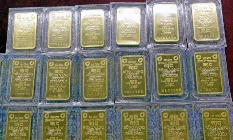 Giá vàng giảm mạnh 