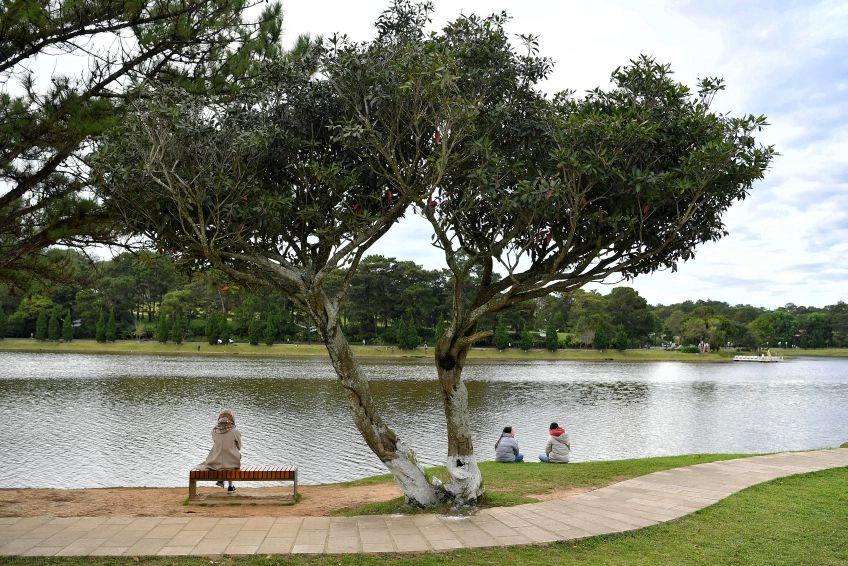 VOH AM 610 KHz
