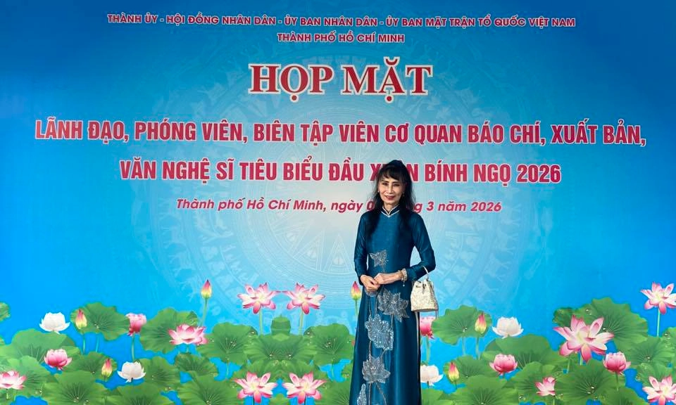 Nhà văn Hoài Hương thử nghiệm thành công kịch bản Sân khấu