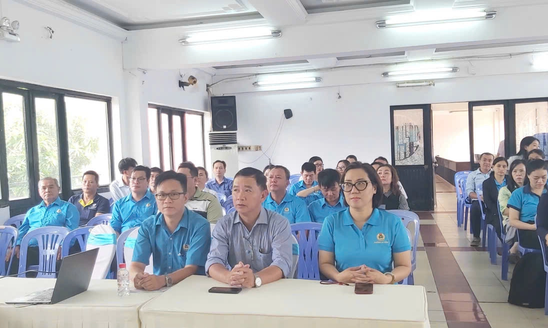 Chủ động nâng cao kiến thức về an toàn vệ sinh lao động cho người lao động